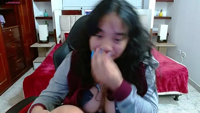 laureentt  online show from January 2025 06:12:01 AM