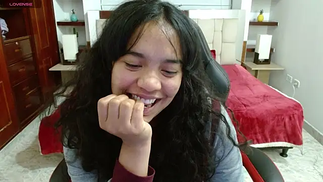 laureentt  online show from January 2025 09:13:01 AM