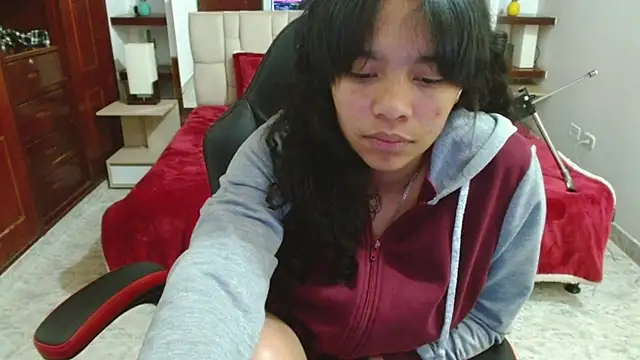 laureentt  online show from January 2025 07:04:01 AM