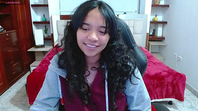 laureentt  online show from January 2025 10:18:02 AM