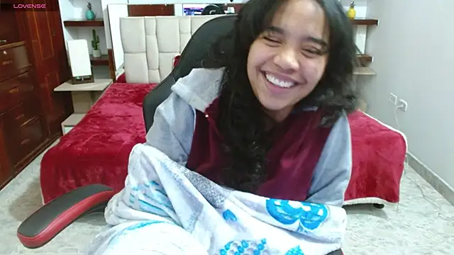 laureentt  online show from January 2025 09:29:01 AM