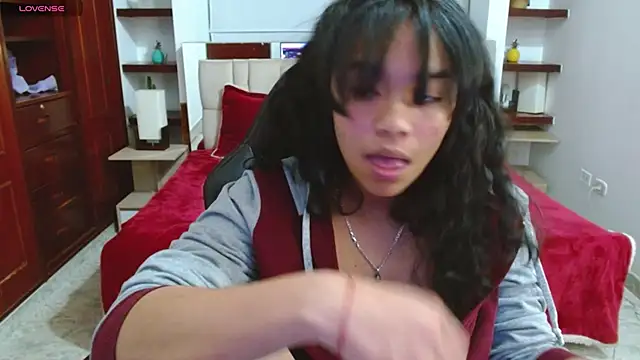 laureentt  online show from January 2025 10:12:02 AM