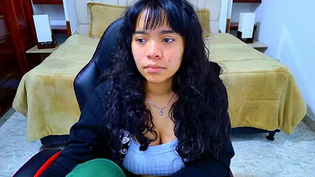 laureentt  online show from November 2025 03:40:01 AM