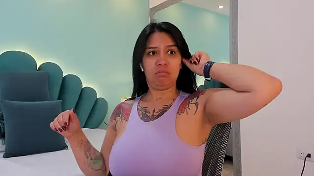 sharlott18 online show from March 2026 06:51:01 PM