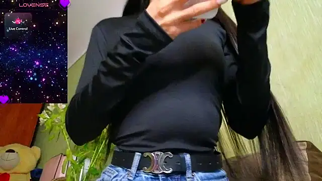 Snapshot of Miss_Flexi_fit chatting on February 2025 05:11:02 PM Miss Flexi fit online show from February 2025 05:11:02 PM