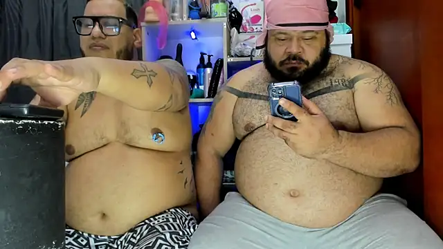 Snapshot of Latino_bigcock chatting on December 2024 04:47:02 AM Latino bigcock online show from December 2024 04:47:02 AM