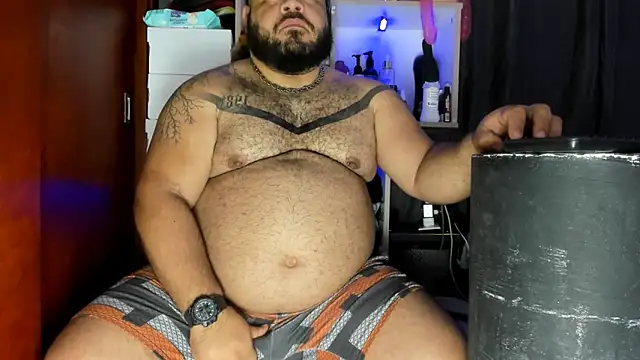 Snapshot of Latino_bigcock chatting on December 2024 06:50:01 PM Latino bigcock online show from December 2024 06:50:01 PM