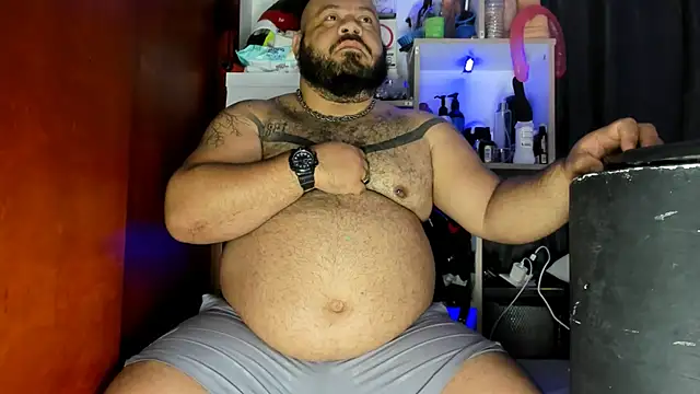 Snapshot of Latino_bigcock chatting on December 2024 03:04:01 AM Latino bigcock online show from December 2024 03:04:01 AM