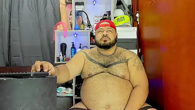 Snapshot of Latino_bigcock chatting on February 2025 04:58:02 AM Latino bigcock online show from February 2025 04:58:02 AM