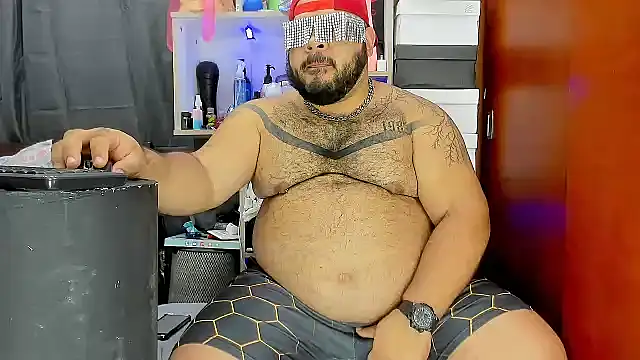 Snapshot of Latino_bigcock chatting on February 2025 06:29:01 AM Latino bigcock online show from February 2025 06:29:01 AM