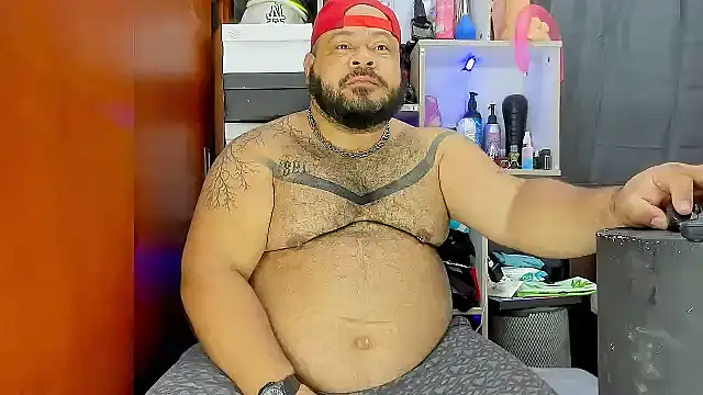 Snapshot of Latino_bigcock chatting on March 2025 06:21:02 PM Latino bigcock online show from March 2025 06:21:02 PM