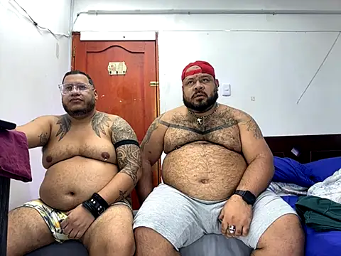 Snapshot of Latino_bigcock chatting on September 2025 05:29:01 AM Latino bigcock online show from September 2025 05:29:01 AM