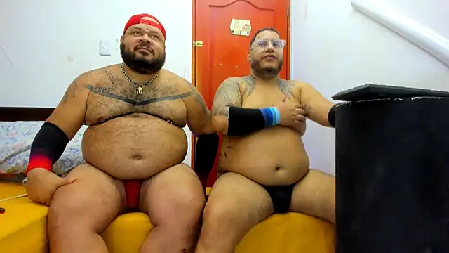 Snapshot of Latino_bigcock chatting on October 2025 01:57:01 AM Latino bigcock online show from October 2025 01:57:01 AM