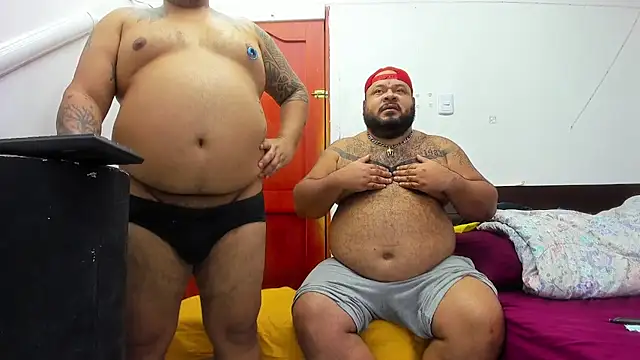 Snapshot of Latino_bigcock chatting on October 2025 07:40:02 AM Latino bigcock online show from October 2025 07:40:02 AM