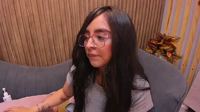 Eva Macalliter online show from January 2025 09:28:01 AM