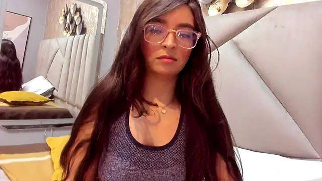 Eva Macalliter online show from December 2025 03:56:02 AM