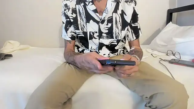 RoosterWabbit online show from September 2025 08:56:02 PM