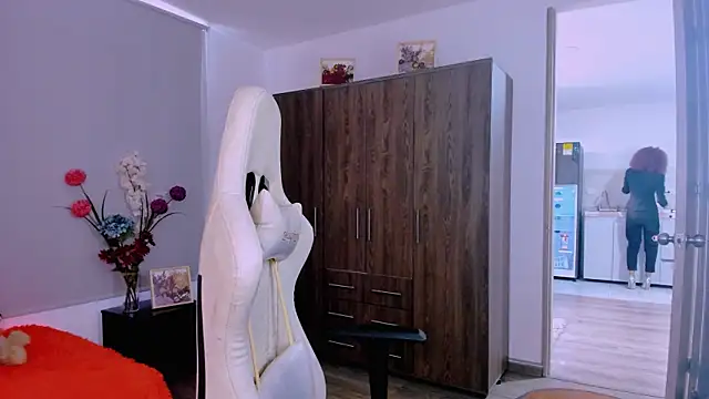 ScarlettMalbec online show from April 2026 09:15:01 PM