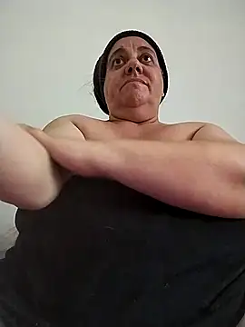 Snapshot of BustyBabyOfficial chatting on October 2025 02:04:02 PM BustyBabyOfficial online show from October 2025 02:04:02 PM