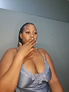 Snapshot of Toya_P chatting on October 2025 07:33:01 PM Toya P online show from October 2025 07:33:01 PM