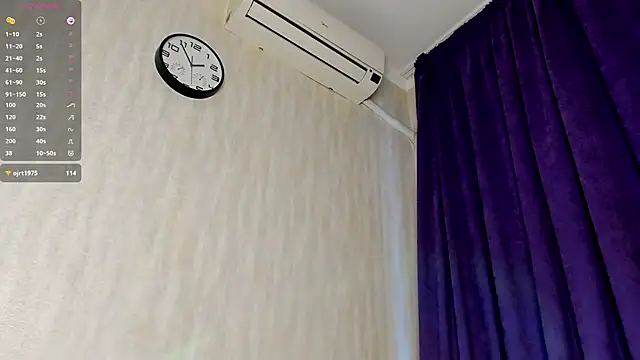 Snapshot of Miss_Kreez chatting on February 2025 11:54:01 AM Miss Kreez online show from February 2025 11:54:01 AM