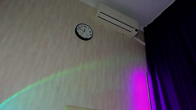 Snapshot of Miss_Kreez chatting on September 2025 08:47:01 AM Miss Kreez online show from September 2025 08:47:01 AM
