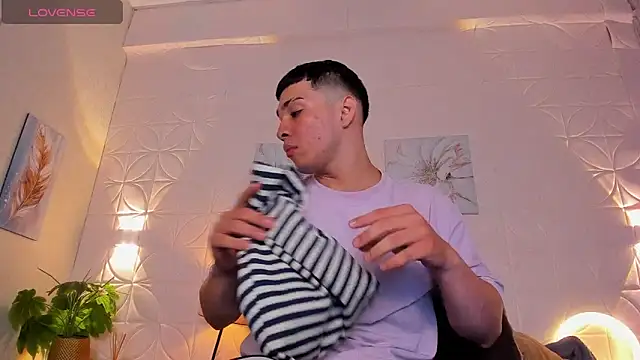 JUANDIAMONDS98 online show from November 2025 01:43:01 PM