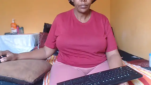 Snapshot of bustykelly chatting on July 2026 09:34:02 AM bustykelly online show from July 2026 09:34:02 AM