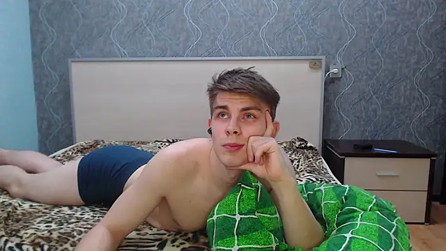 Snapshot of Student_Oliver chatting on January 2025 07:07:01 PM Student Oliver online show from January 2025 07:07:01 PM