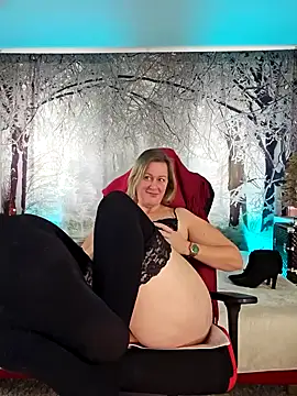 Snapshot of MarleneBloem chatting on December 2024 11:00:01 AM MarleneBloem online show from December 2024 11:00:01 AM