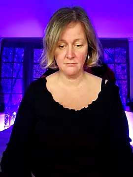 Snapshot of MarleneBloem chatting on February 2025 06:05:01 PM MarleneBloem online show from February 2025 06:05:01 PM