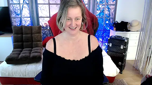 Snapshot of MarleneBloem chatting on February 2025 02:25:01 PM MarleneBloem online show from February 2025 02:25:01 PM