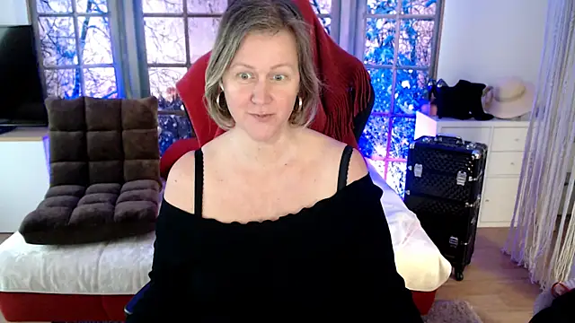 Snapshot of MarleneBloem chatting on February 2025 09:43:01 AM MarleneBloem online show from February 2025 09:43:01 AM