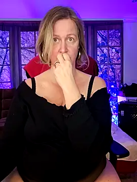 Snapshot of MarleneBloem chatting on February 2025 04:45:02 PM MarleneBloem online show from February 2025 04:45:02 PM