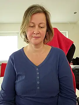 Snapshot of MarleneBloem chatting on March 2025 12:15:02 PM MarleneBloem online show from March 2025 12:15:02 PM