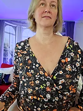 Snapshot of MarleneBloem chatting on September 2025 09:54:01 AM MarleneBloem online show from September 2025 09:54:01 AM