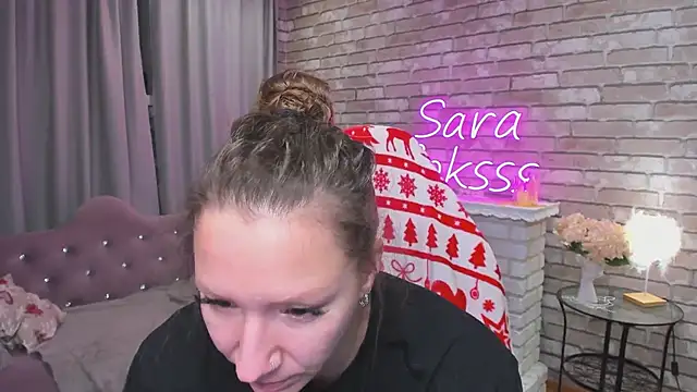Snapshot of SarahCoksss chatting on December 2024 01:02:01 AM SarahCoksss online show from December 2024 01:02:01 AM