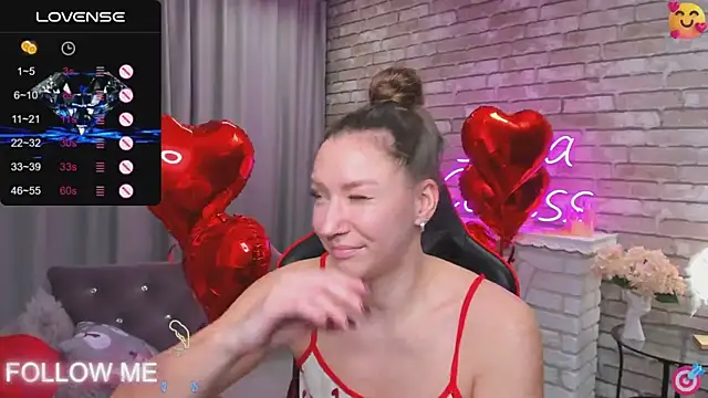 Snapshot of SarahCoksss chatting on February 2025 03:30:01 AM SarahCoksss online show from February 2025 03:30:01 AM