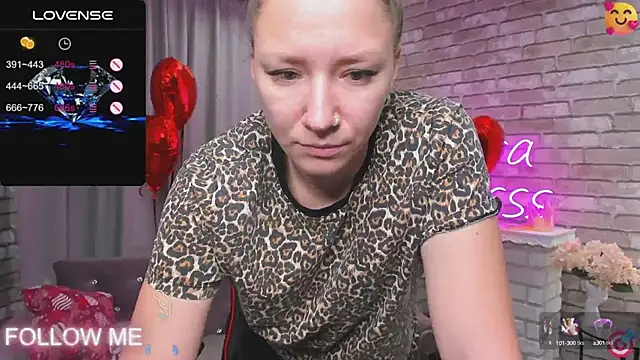 Snapshot of SarahCoksss chatting on February 2025 12:28:01 AM SarahCoksss online show from February 2025 12:28:01 AM