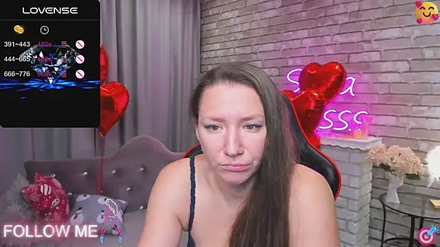 Snapshot of SarahCoksss chatting on February 2025 03:29:01 AM SarahCoksss online show from February 2025 03:29:01 AM