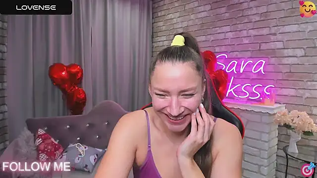 Snapshot of SarahCoksss chatting on February 2025 06:33:01 AM SarahCoksss online show from February 2025 06:33:01 AM