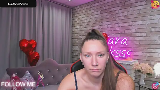 Snapshot of SarahCoksss chatting on February 2025 03:23:02 AM SarahCoksss online show from February 2025 03:23:02 AM