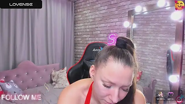 Snapshot of SarahCoksss chatting on March 2025 03:25:01 AM SarahCoksss online show from March 2025 03:25:01 AM