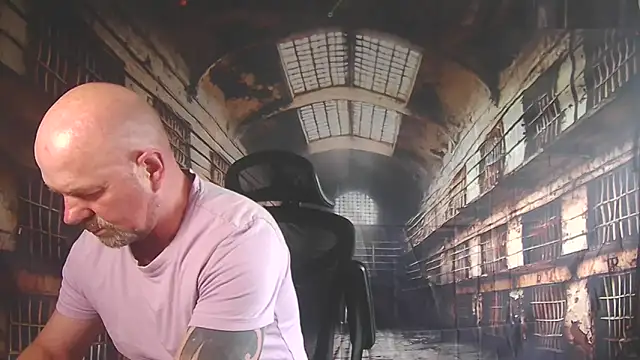 ManlyPrisonGuy online show from June 2026 09:11:01 AM