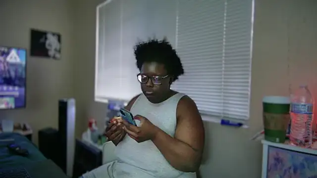 Yagurl  west online show from February 2025 10:21:01 PM