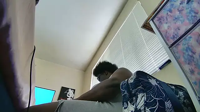 Yagurl  west online show from February 2025 11:32:02 PM