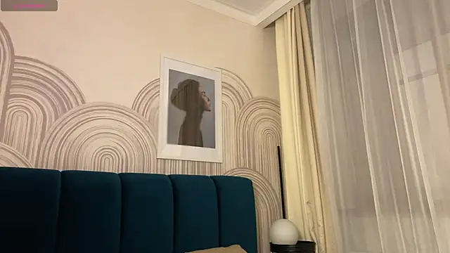 viviann evans online show from April 2026 01:00:01 AM