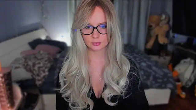 KlementinaBbG online show from November 2025 08:46:02 PM