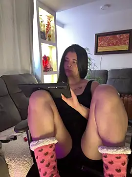 ambar-adaams online show from April 2026 10:34:02 PM