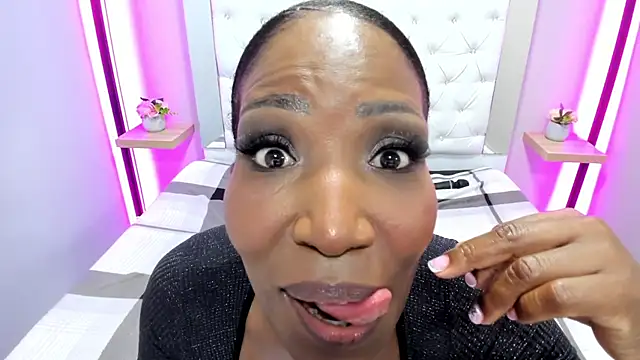 kimmturner online show from January 2025 02:15:01 AM